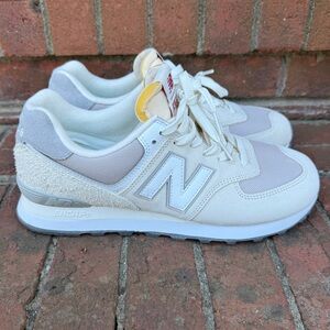 New Balance 574 Sea Salt Running Sneakers Size 9 Men’s and 10.5 Women’s NWOB